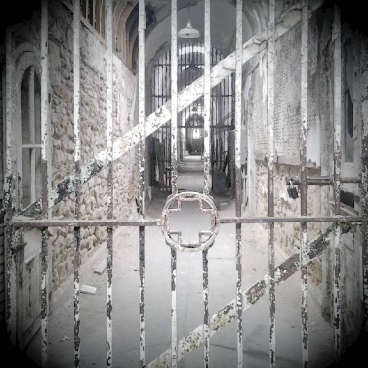 “Beati noi che siamo stati salvati”. Carcere e ideologia neocapitalistica (di M. Toti)